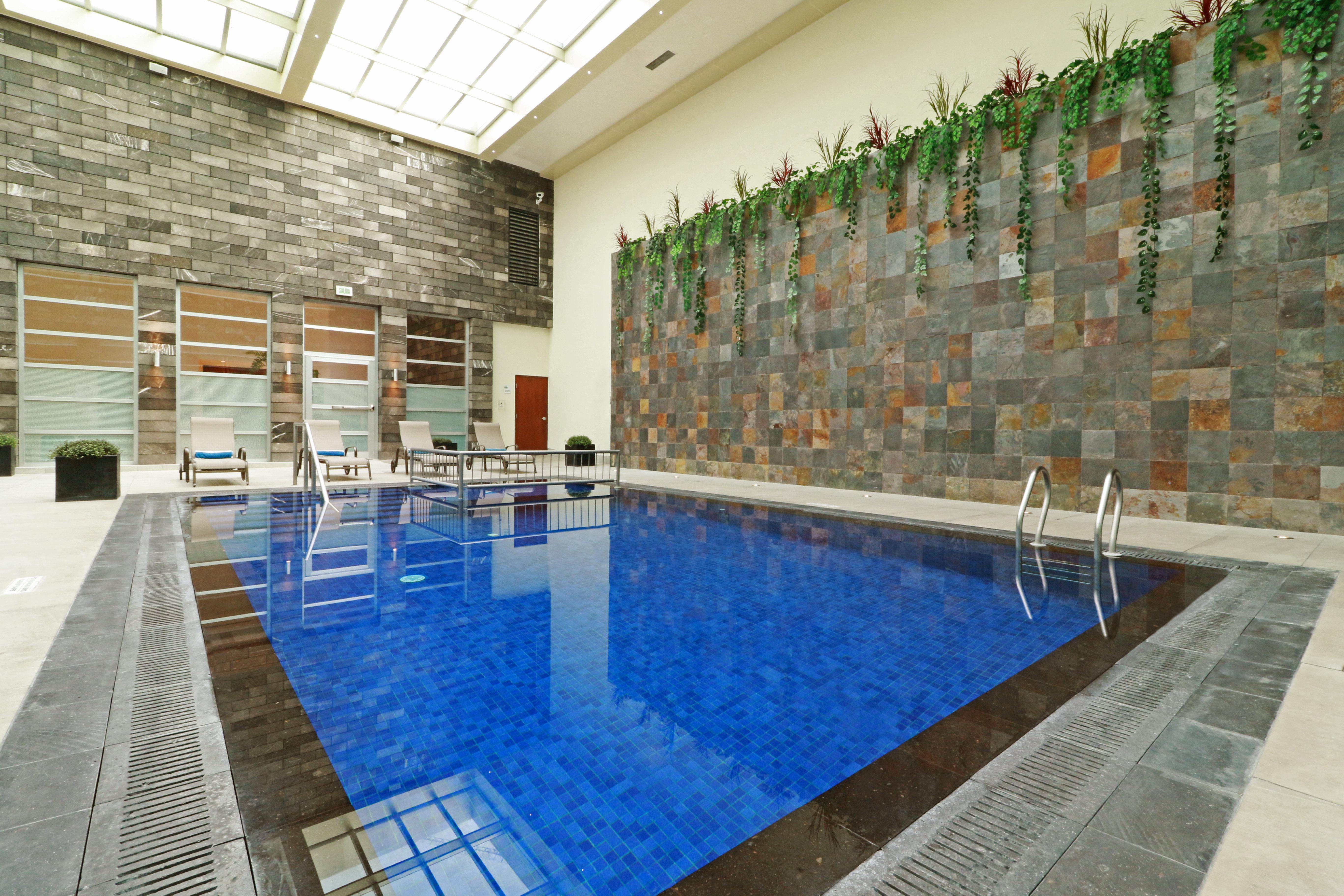 Holiday Inn & Suites Plaza Mayor By Ihg Леон Экстерьер фото