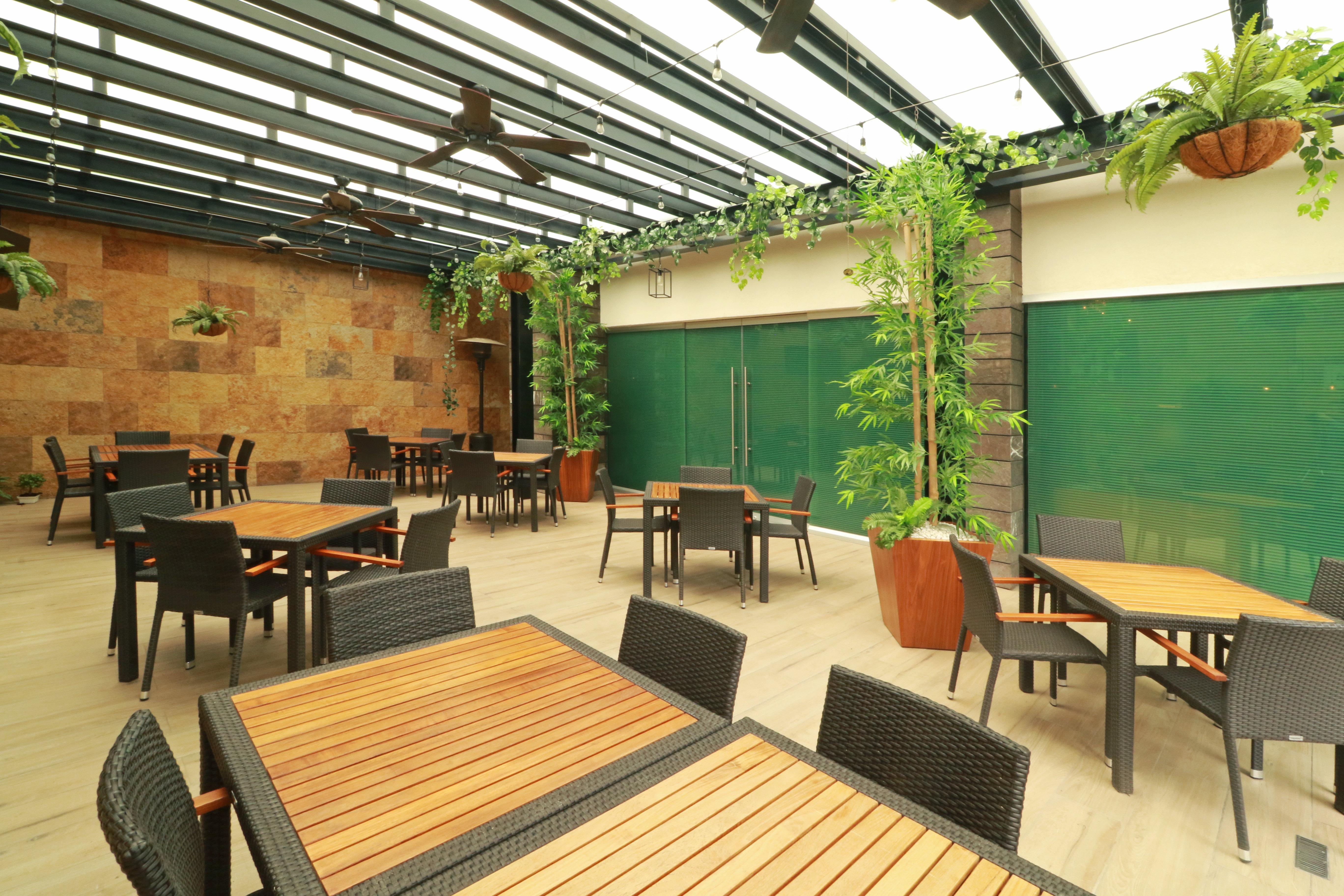 Holiday Inn & Suites Plaza Mayor By Ihg Леон Экстерьер фото